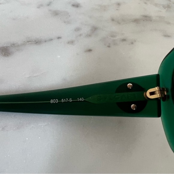 BVLGARI SUNGLASSES GREEN COLOR
GOLD CREST DETAIL ON THE SIDES main image 9